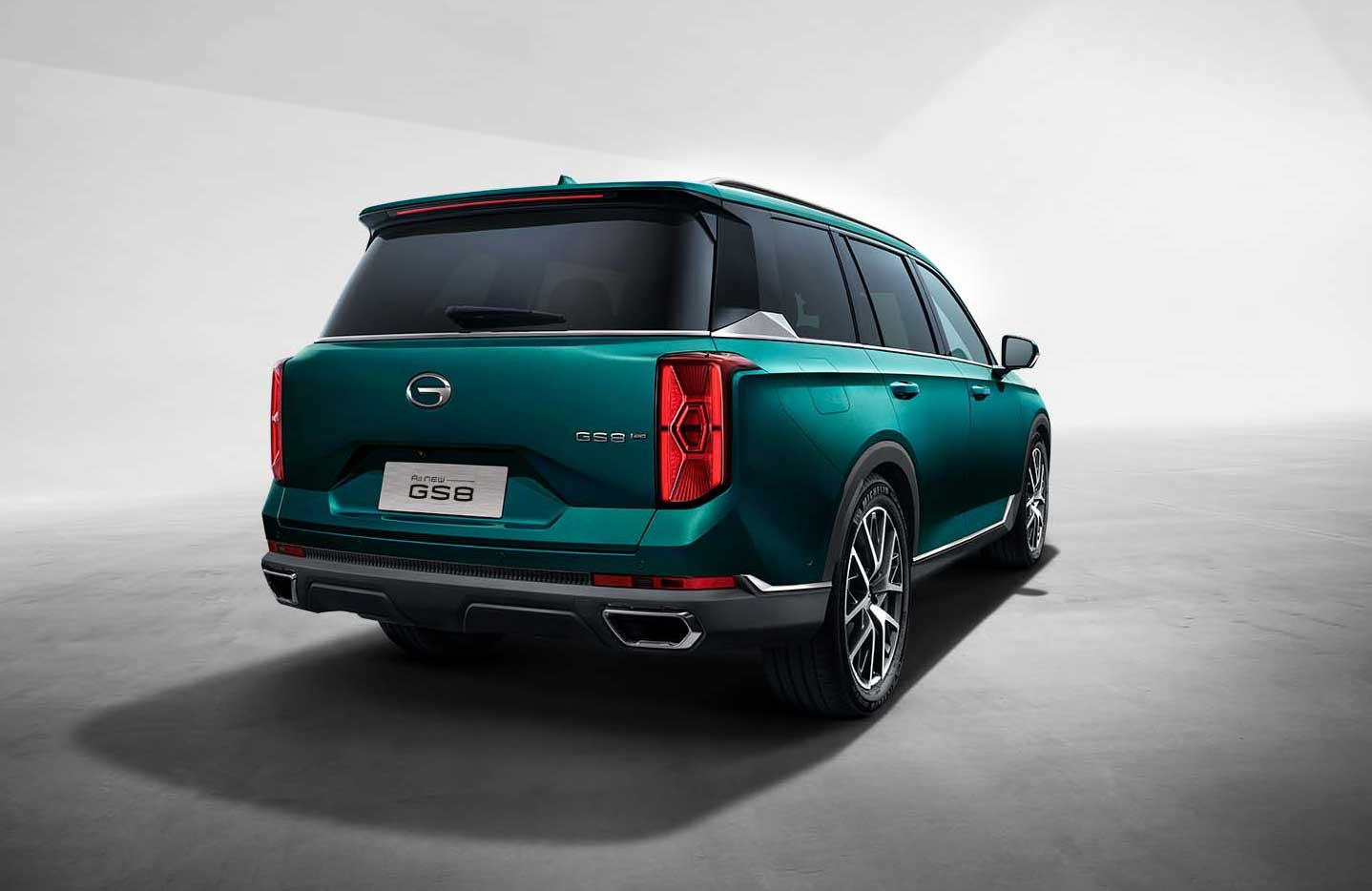 GS8: volante y seguridad