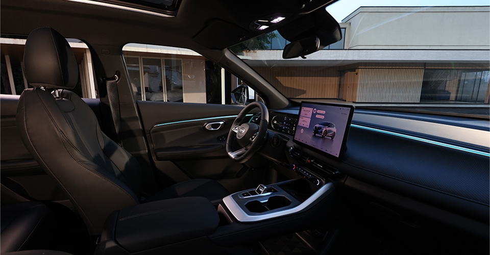 Ambiente interior premium del GAC EMZOOM