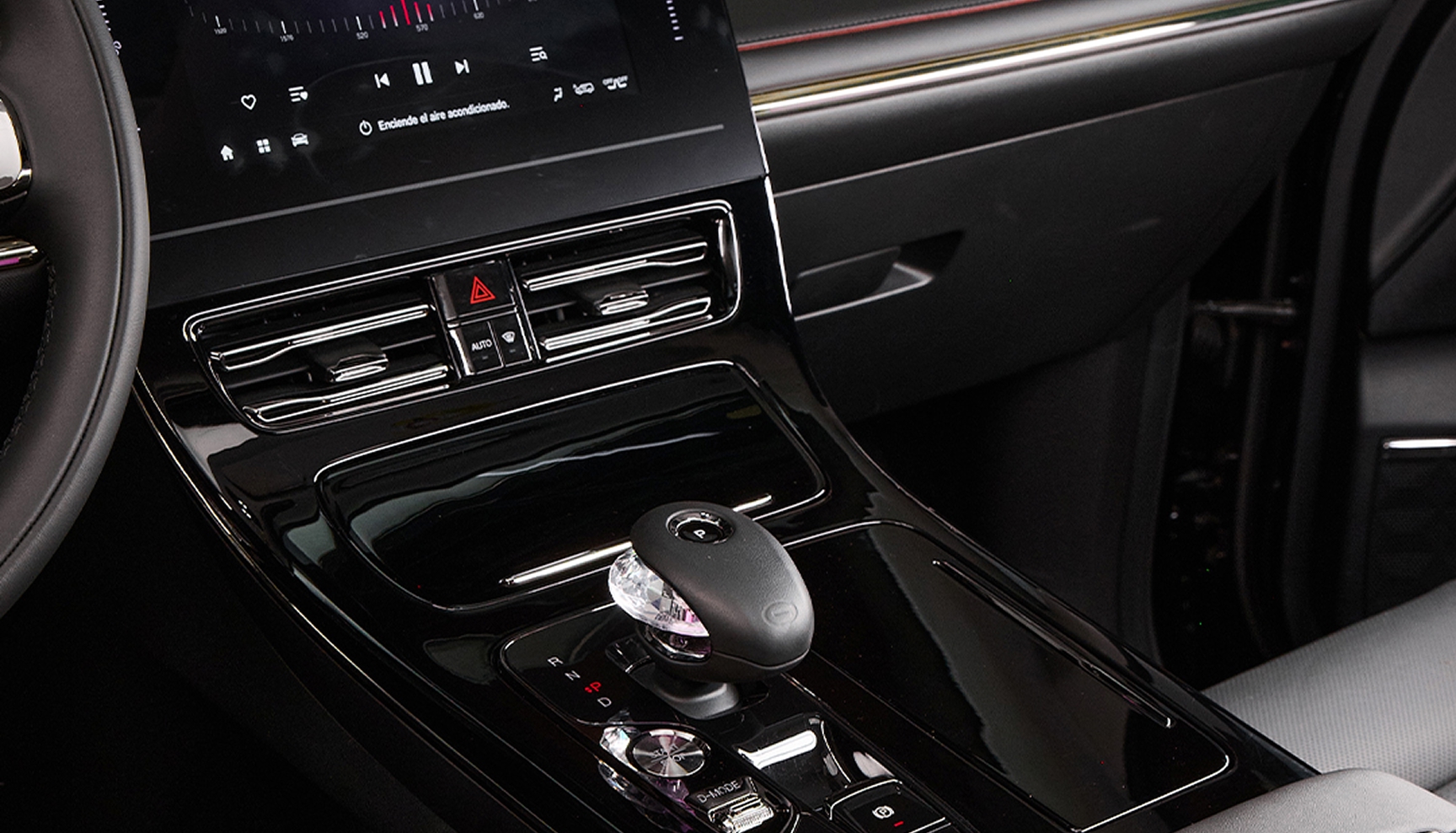 Acabados premium del GAC GN8