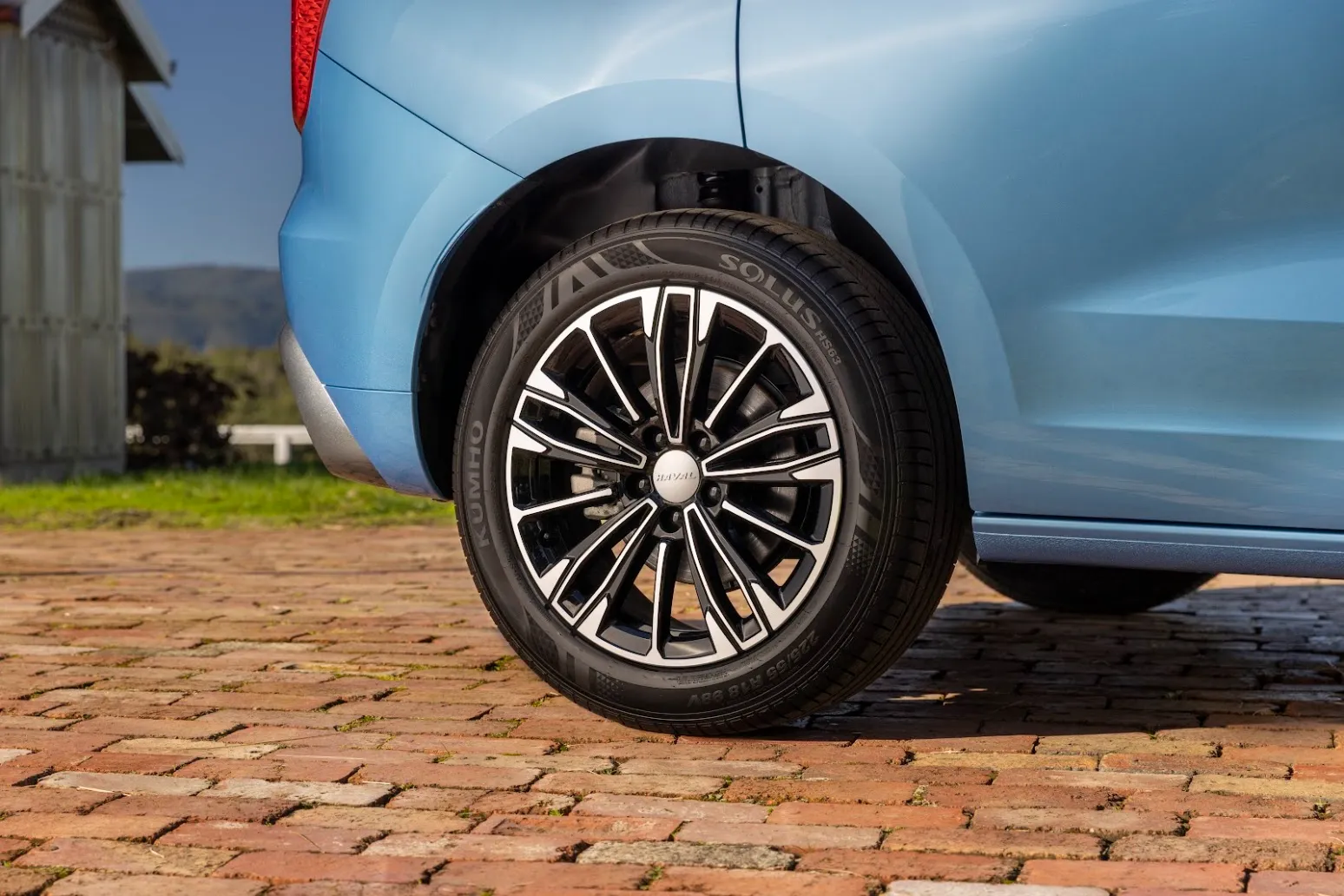 Llanta 225/55 R18”