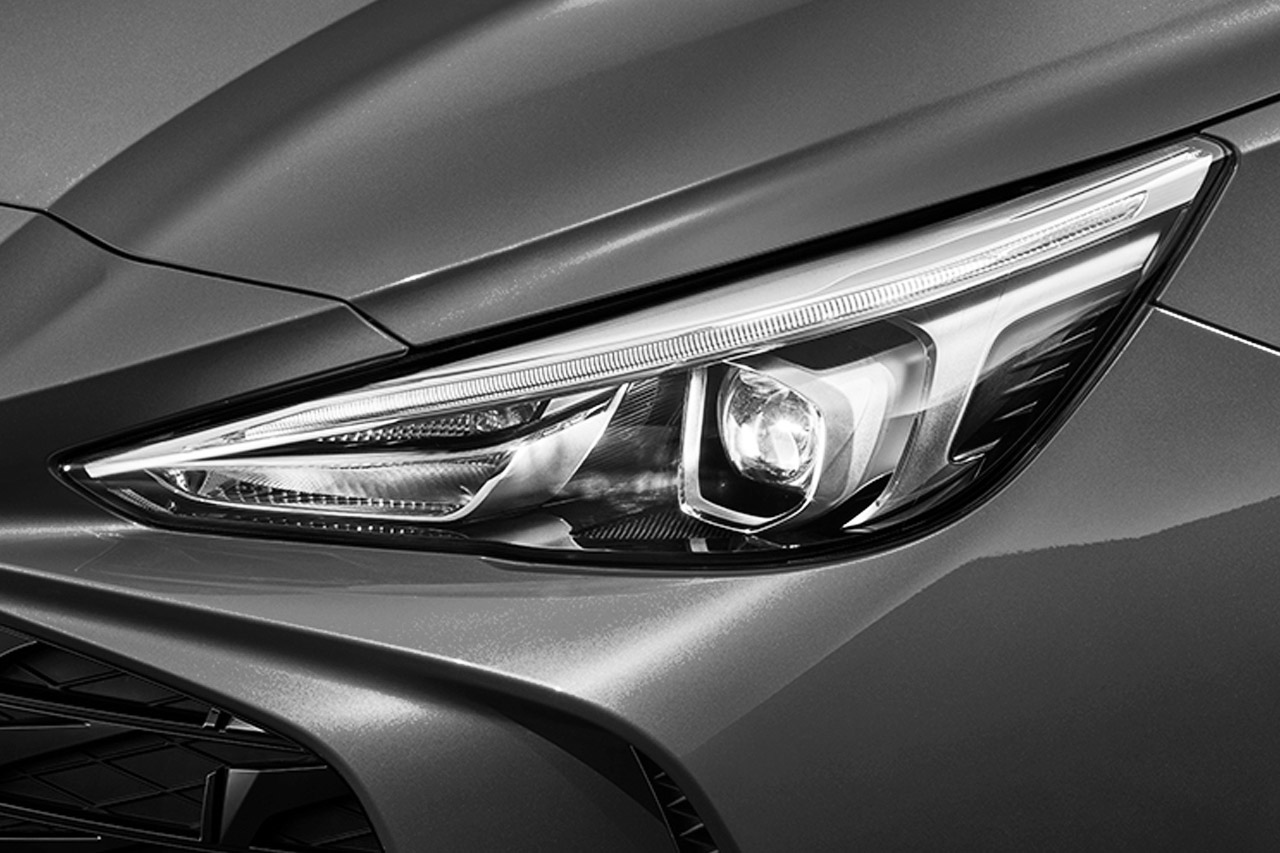 Faros delanteros con diseño "Hunting Eye"