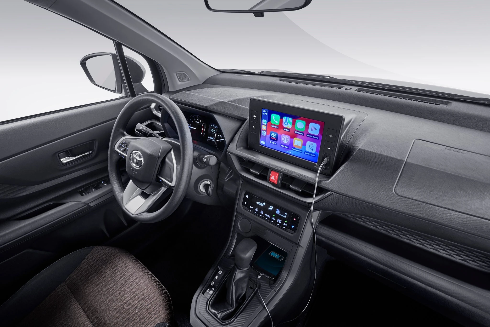 Pantalla táctil de 8" con Android Auto® y Apple CarPlay®